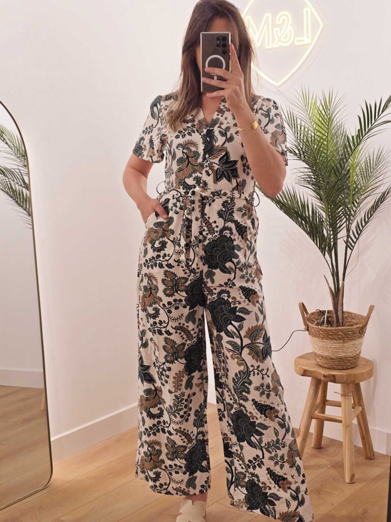 Combi-pantalon imprimée – Boutonnée devant & ceinture à nouer