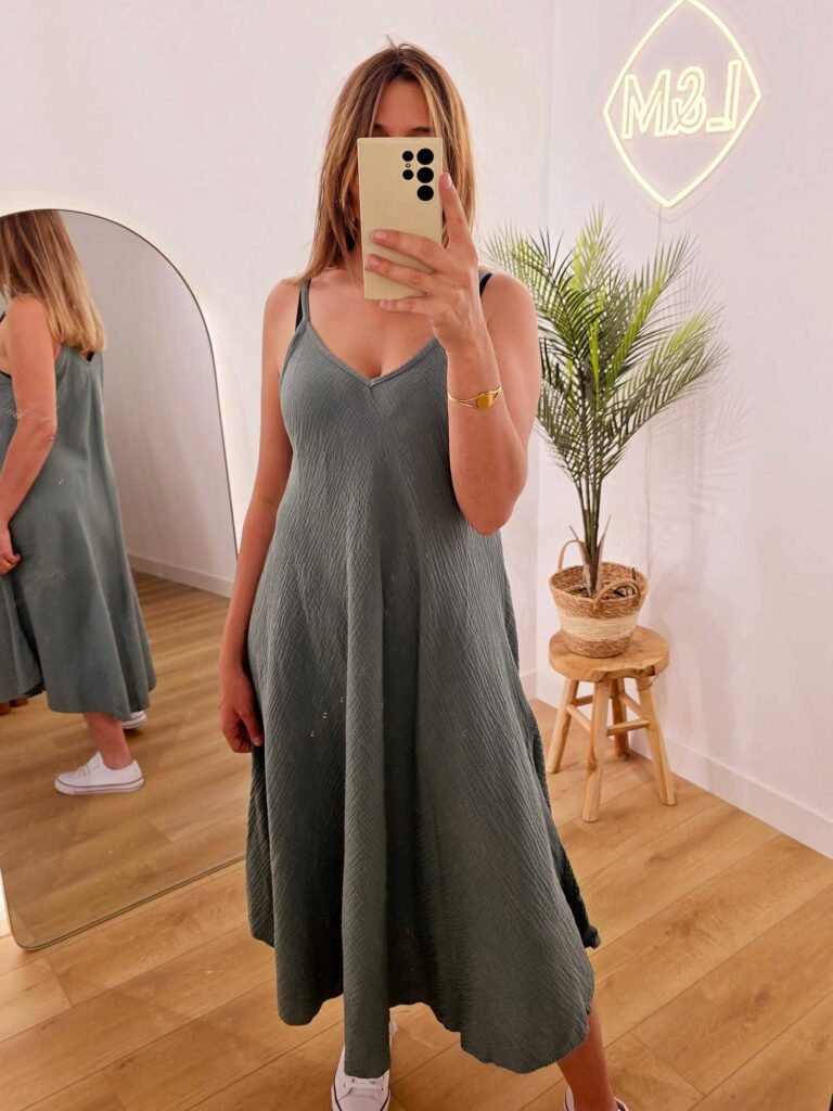 Robe large à bretelles gaze de coton unie