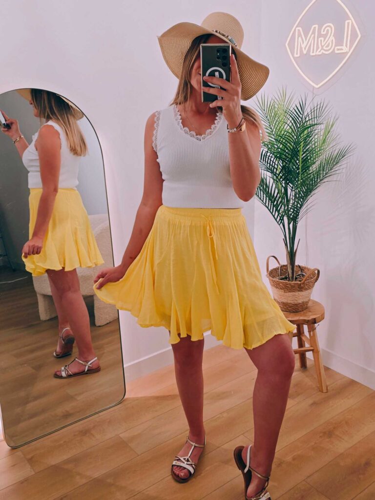 Jupe courte fluide unie jaune