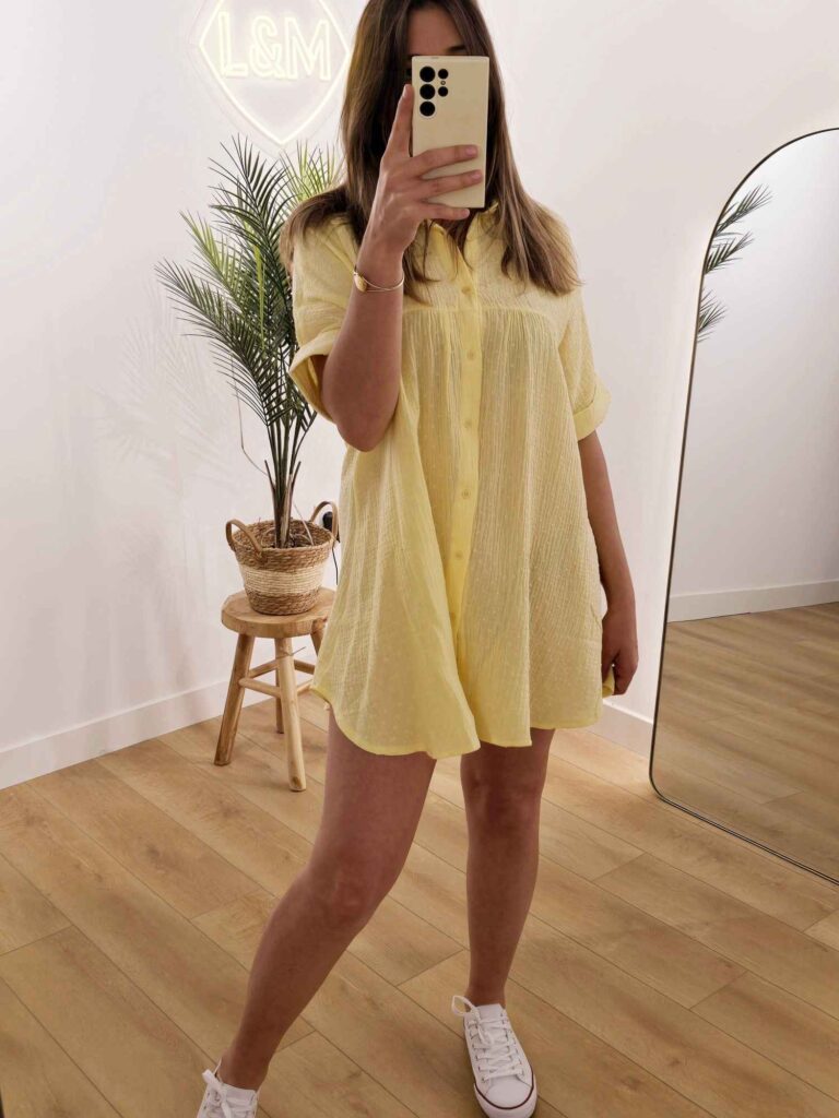 Robe chemise en coton texturé – Jaune ou beige, manches courtes