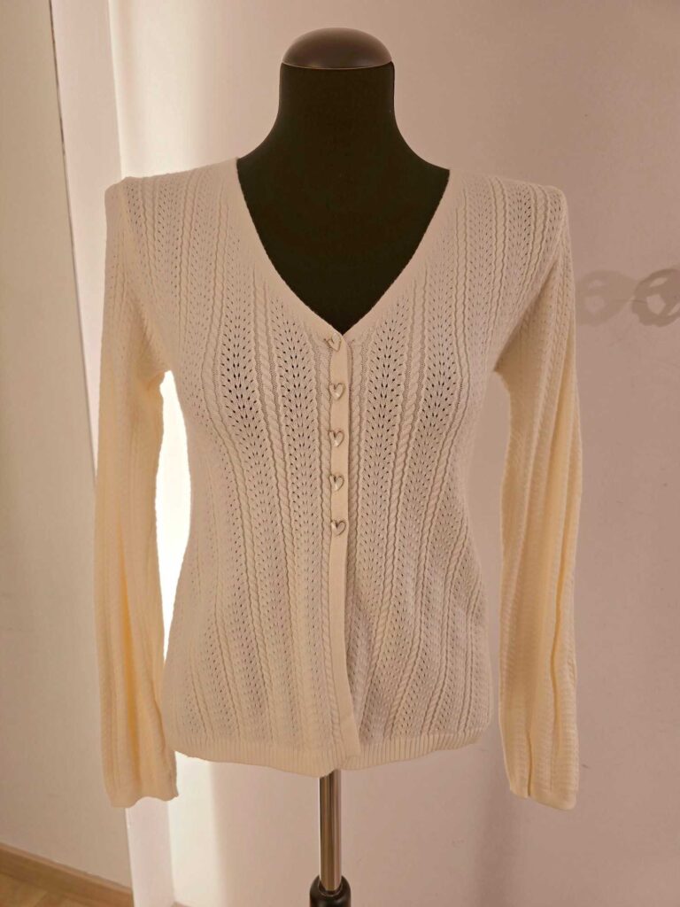 Gilet texturé 5 boutons coeur