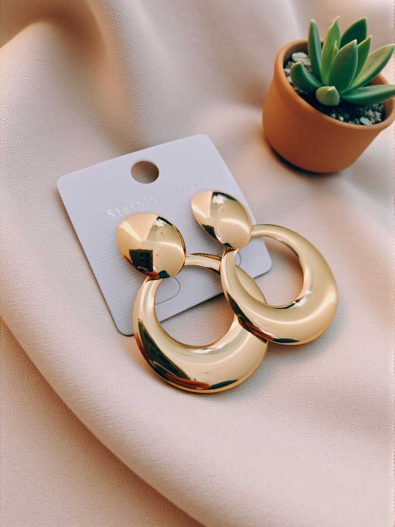 B02/ Boucles d'oreilles rondes dorées