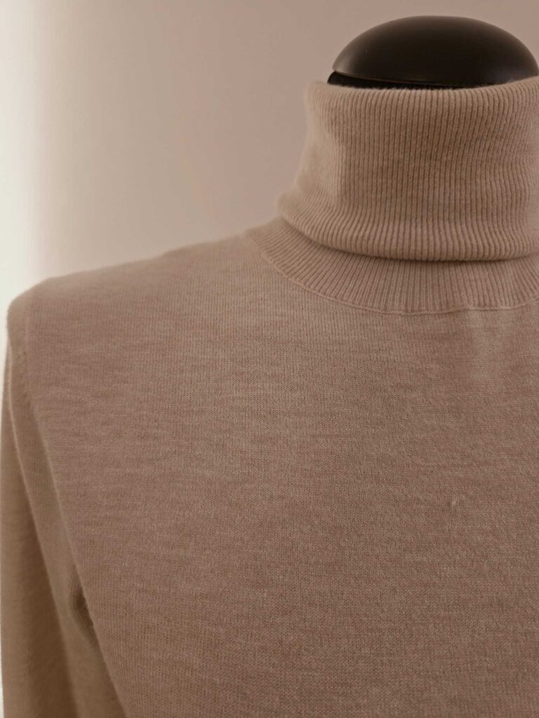 Pull col roulé doux