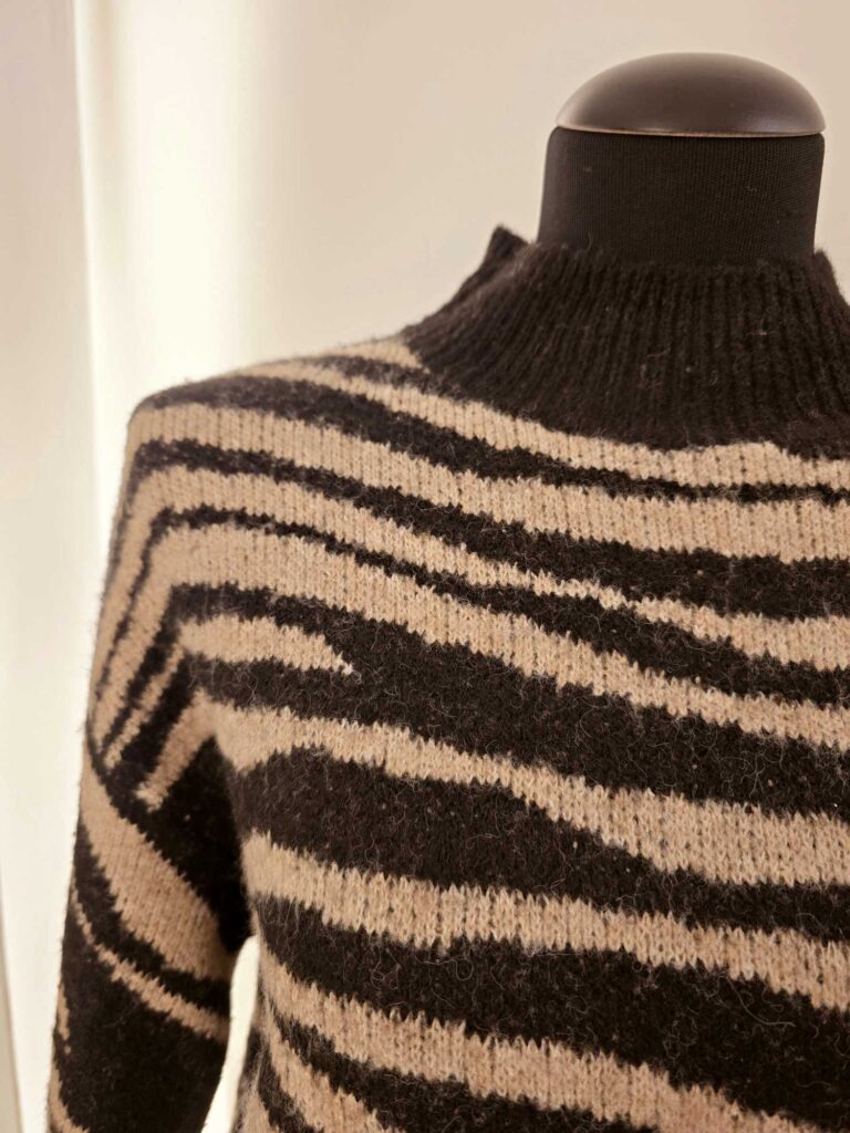 Pull zébré réconfortant