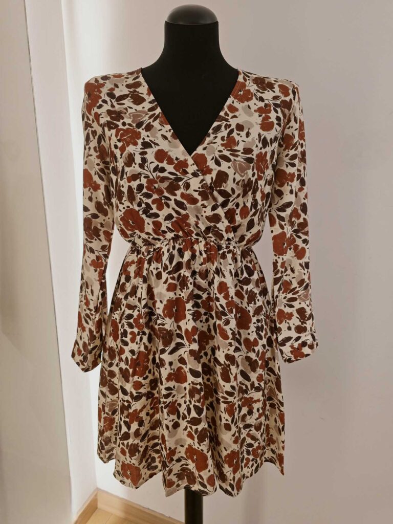 Robe à fleurs bordeaux