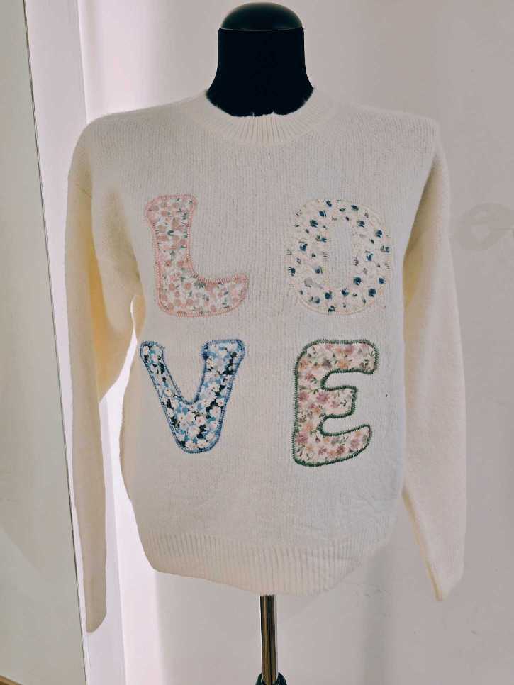 Pull col rond "LOVE"