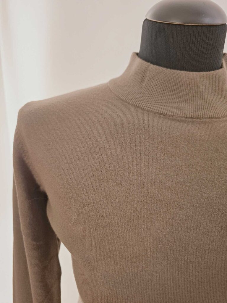 Pull col cheminée uni