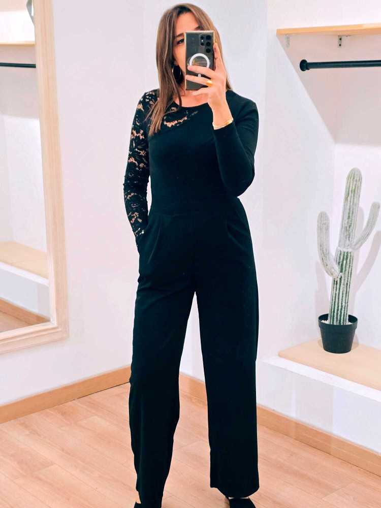 Combipantalon détail 1 manche dentelle