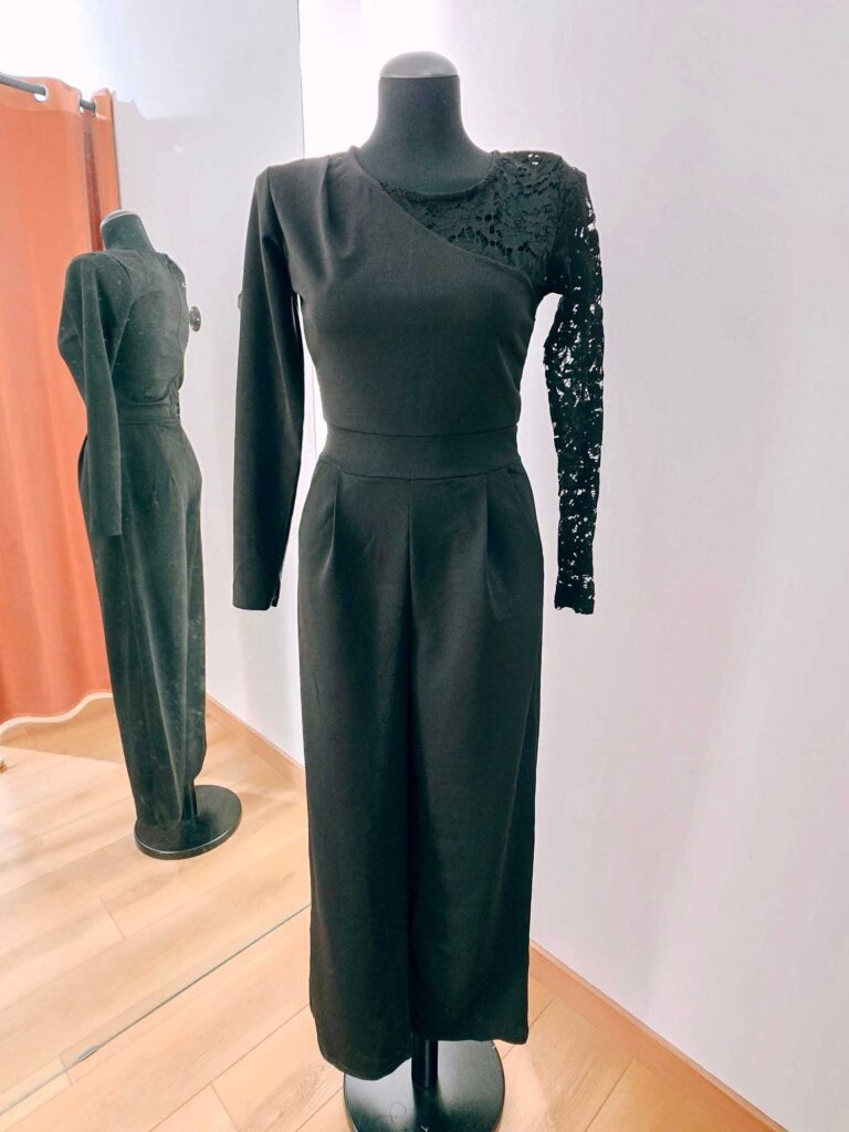 Combipantalon détail 1 manche dentelle