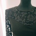 Haut côtelé manches longues en dentelle