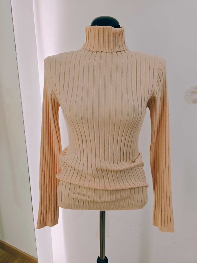 pull col roulé côtelé