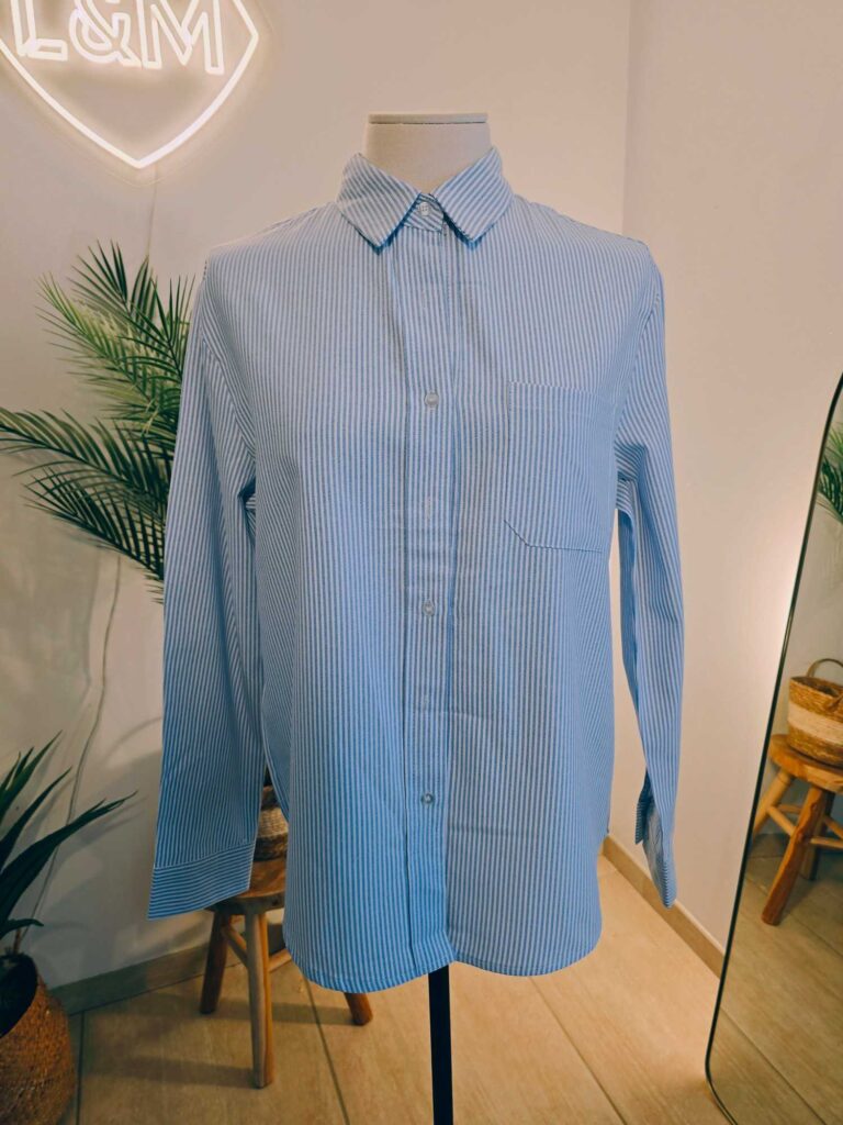 Chemise rayée intemporelle à rayures